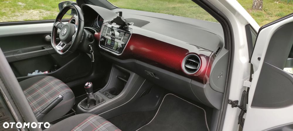 Volkswagen up! 1.0 TSI GTI - 14