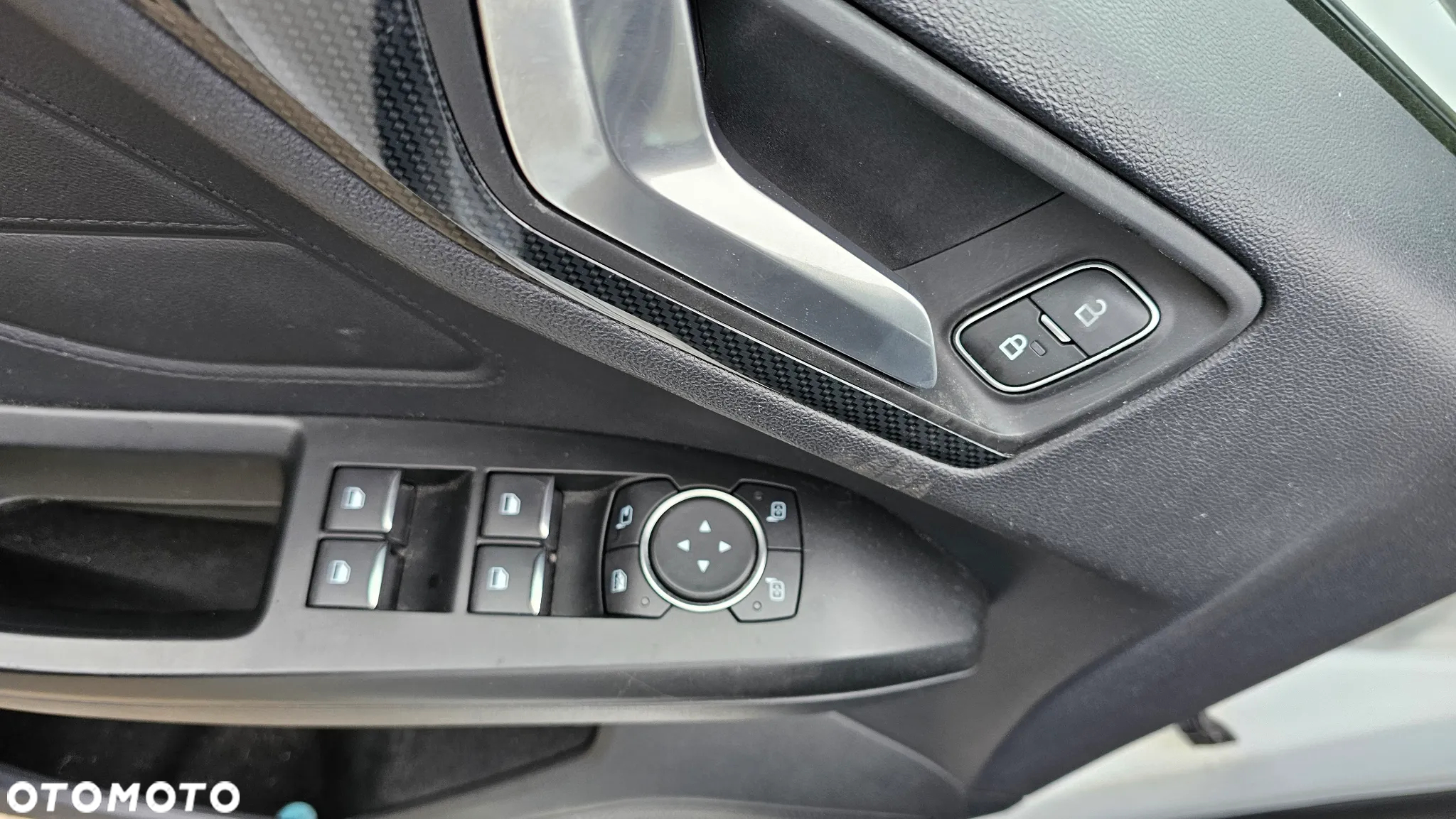 Ford Focus 1.5 EcoBlue Start-Stopp-System ST-LINE - 21