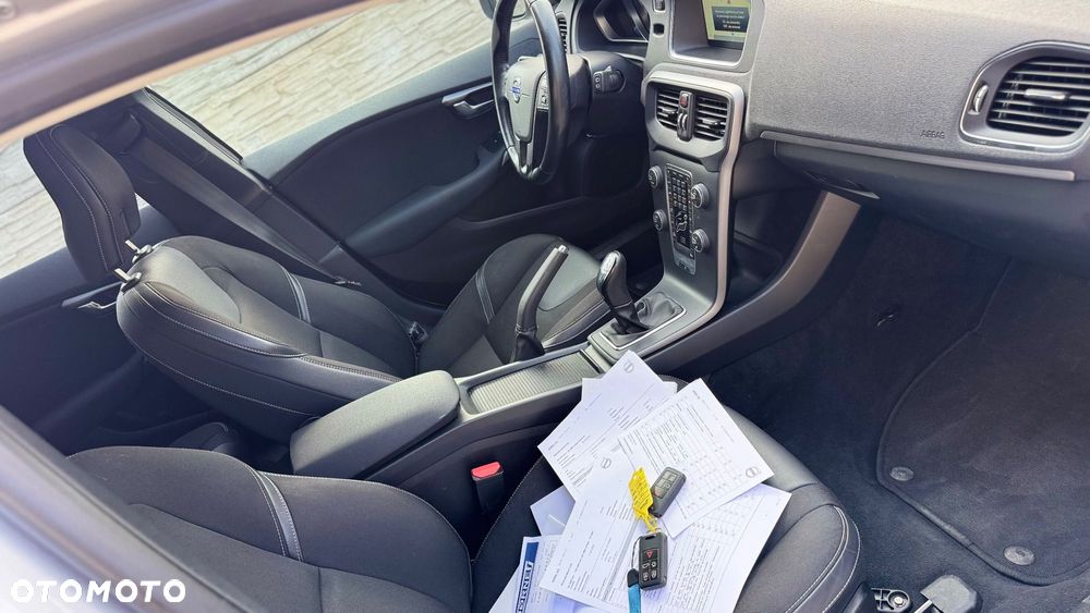 Volvo V40 D4 Inscription - 36
