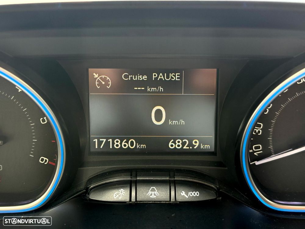 Peugeot 2008 1.6 BlueHDi Allure - 11