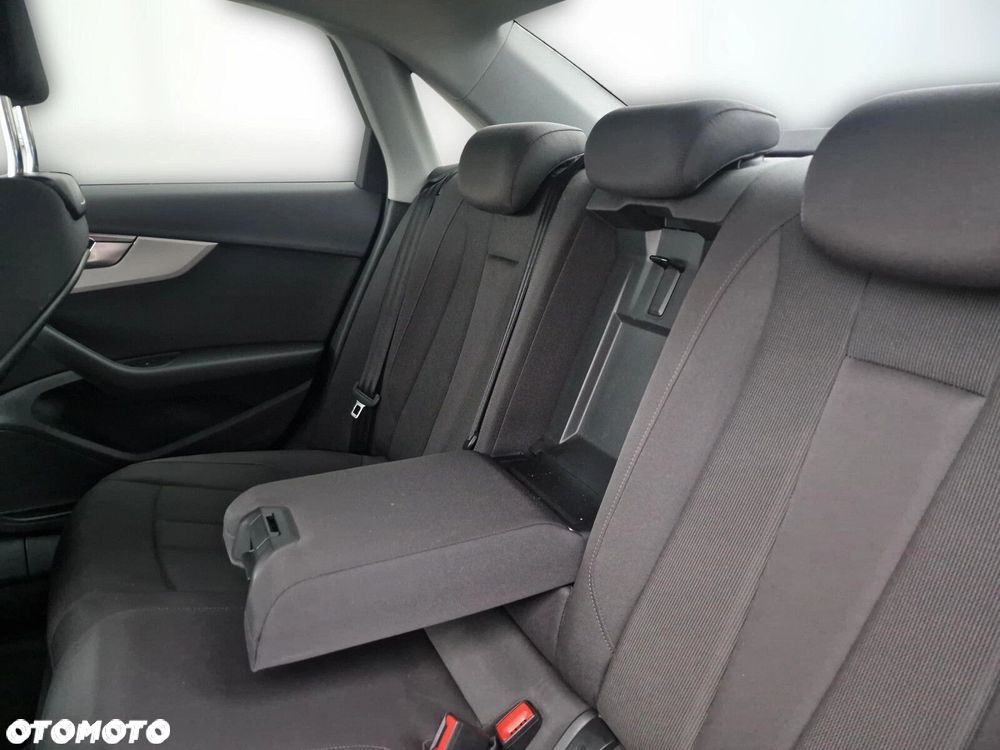 Audi A4 Limousine - 21