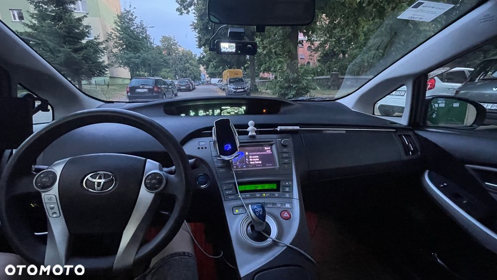 Toyota Prius 1.8 HSD Premium - 12