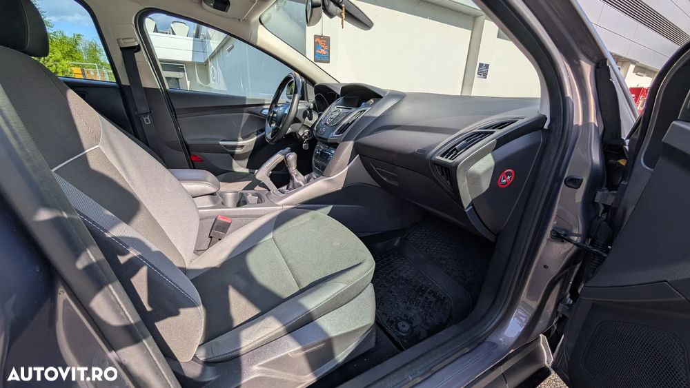 Ford Focus 1.6 Ti-VCT Titanium - 17