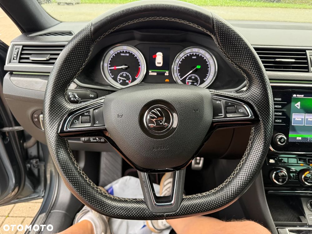 Skoda Superb 2.0 TDI DSG Sportline - 27