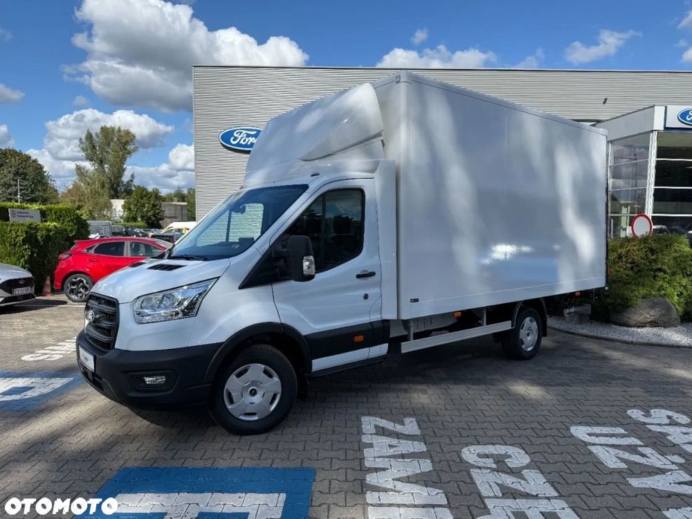 Ford Transit Kontener z windą 4200 mm