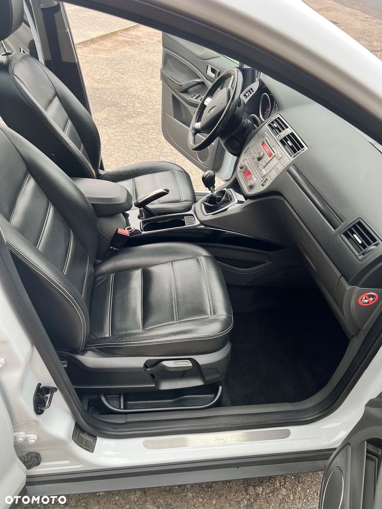 Ford Kuga 2.0 TDCi 4x4 Titanium - 13