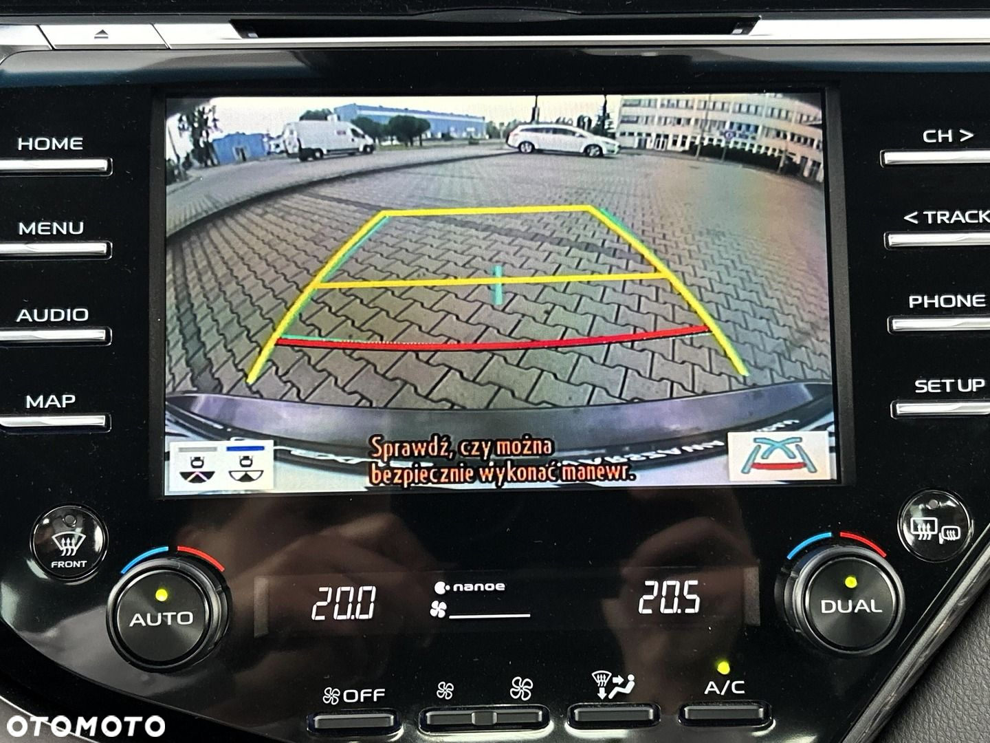 Toyota Camry - 19