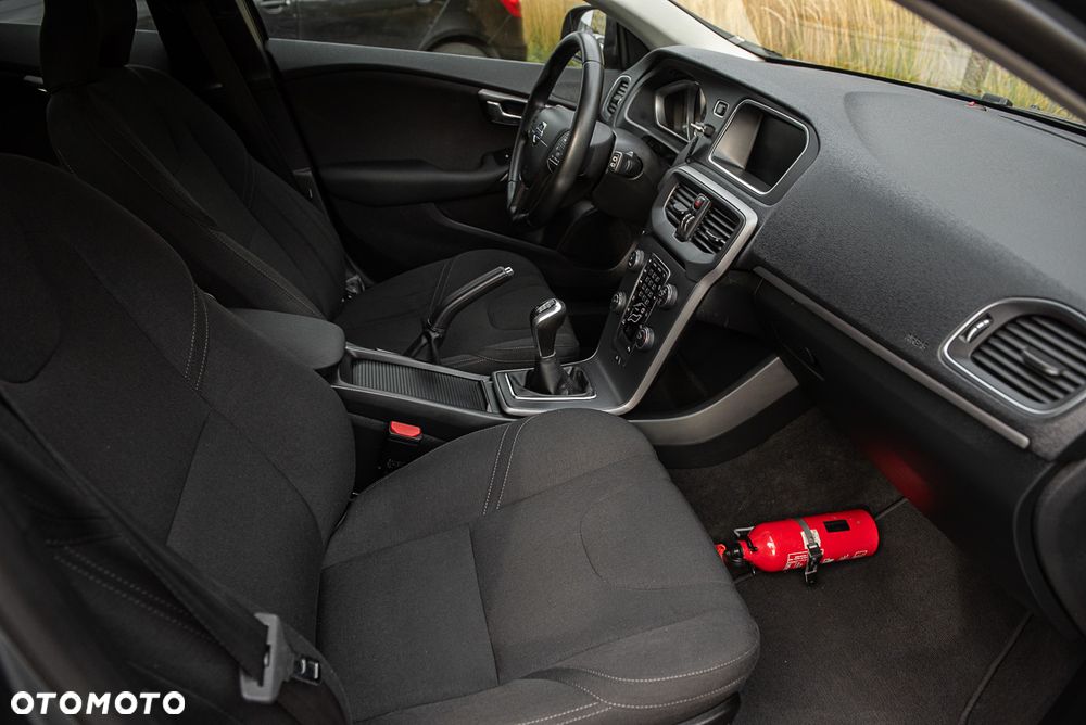 Volvo V40 D2 Momentum - 30