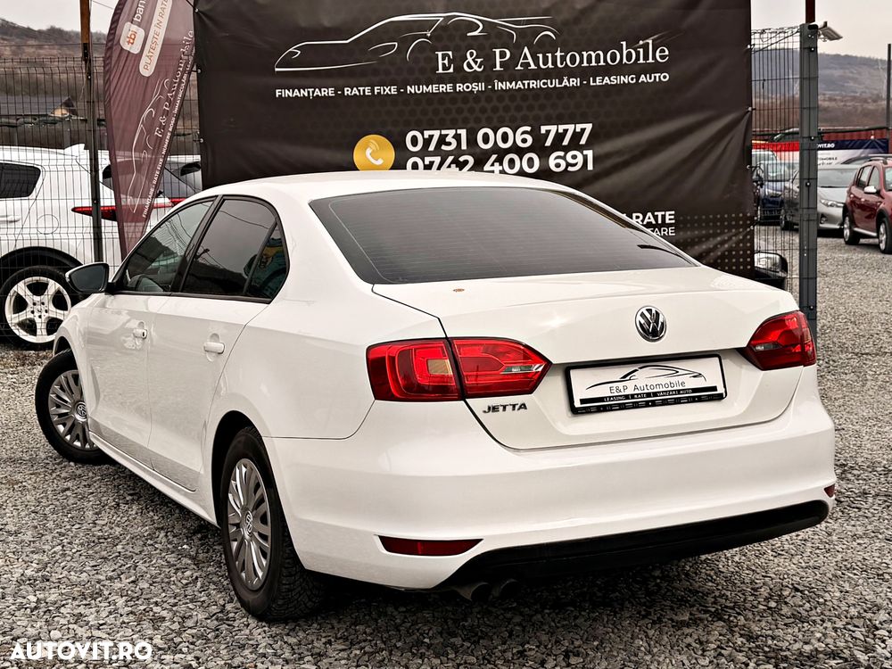 Volkswagen Jetta 1.6 TDI Comfortline - 11