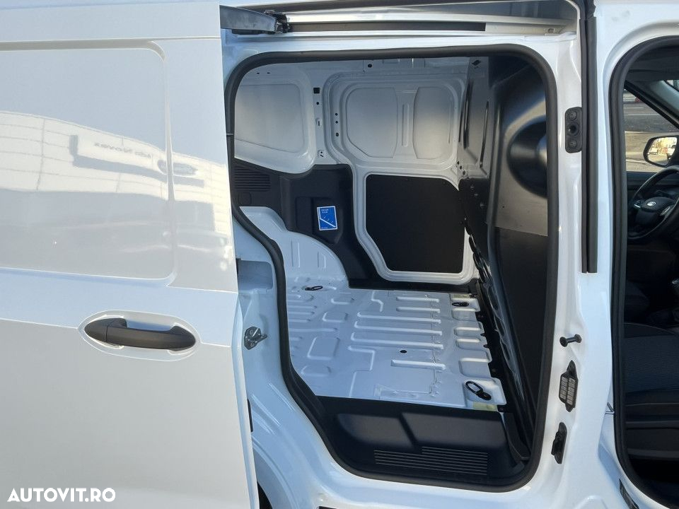 Ford Transit Courier - 14