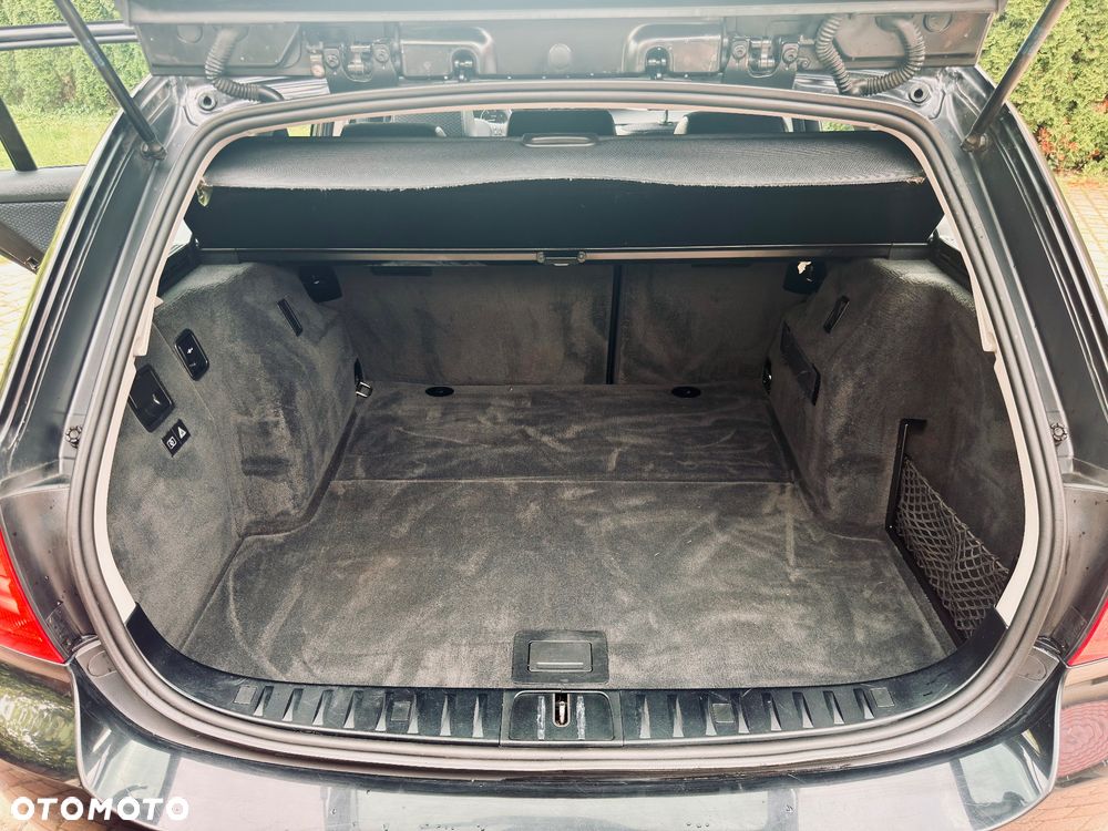 BMW Seria 3 320d DPF Touring - 26