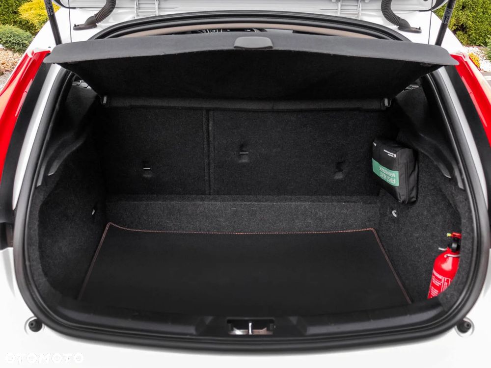 Volvo V40 Cross Country T3 Ocean Race - 29