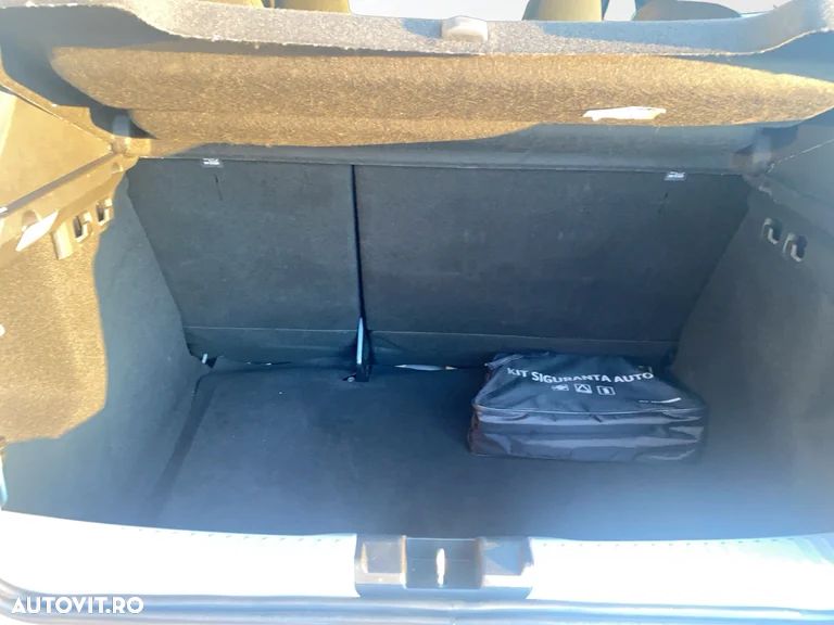 Dacia Sandero TCe 90 MT5 Expression - 13