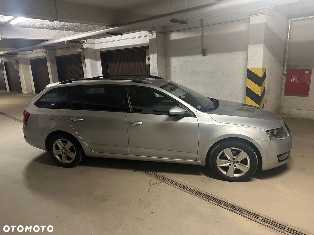 Skoda Octavia 2.0 TDI Ambition DSG - 2