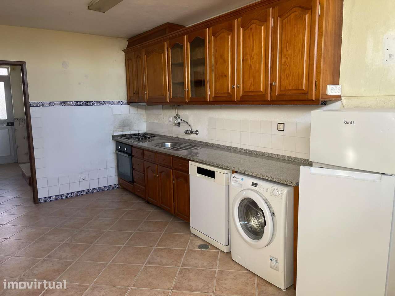 Moradia T3 em Azeitão | Garagem 75 m2 | Terraço | 2 pisos |...