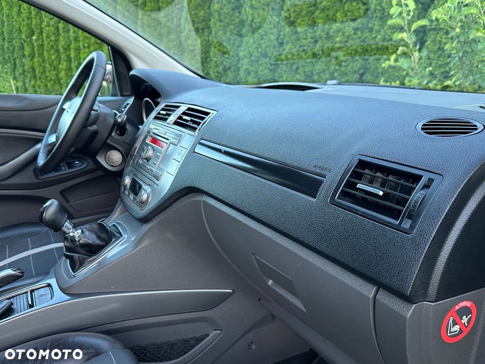 Ford Kuga 2.0 TDCi 4x4 Titanium - 34
