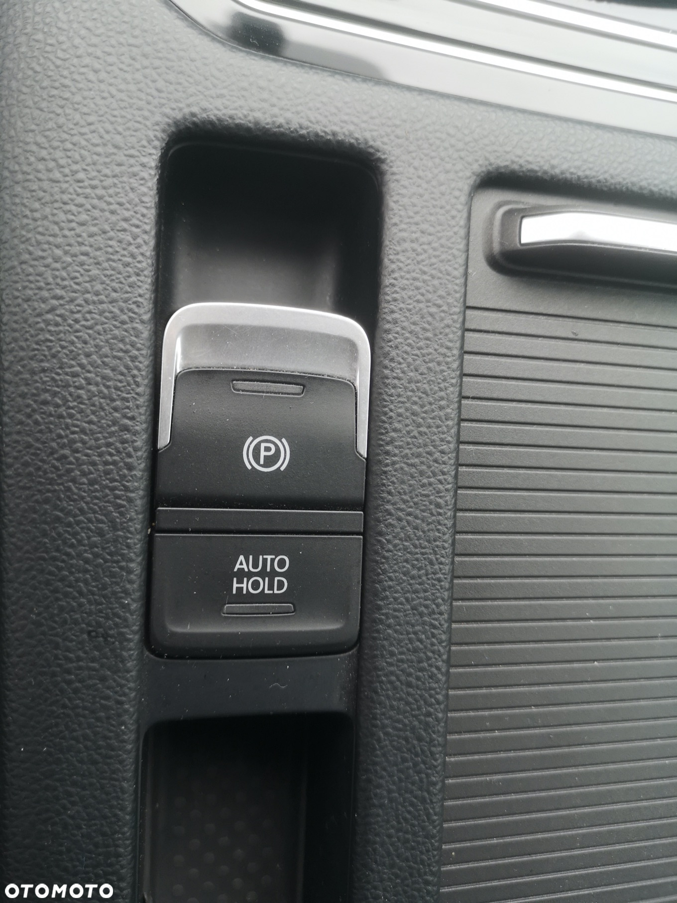 Volkswagen Passat Variant 2.0 TDI SCR DSG Highline - 19
