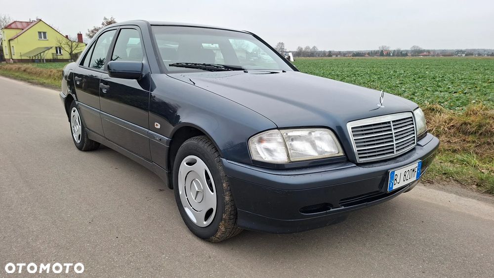 Mercedes-Benz Klasa C 180 Classic - 25