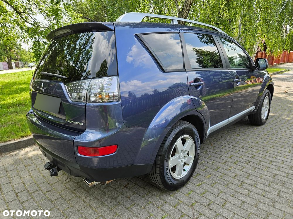 Mitsubishi Outlander - 13