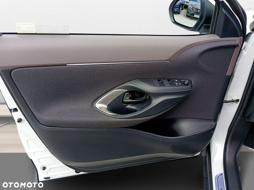 Toyota Yaris Cross - 18