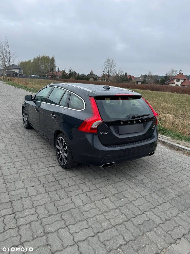 Volvo V60 - 11