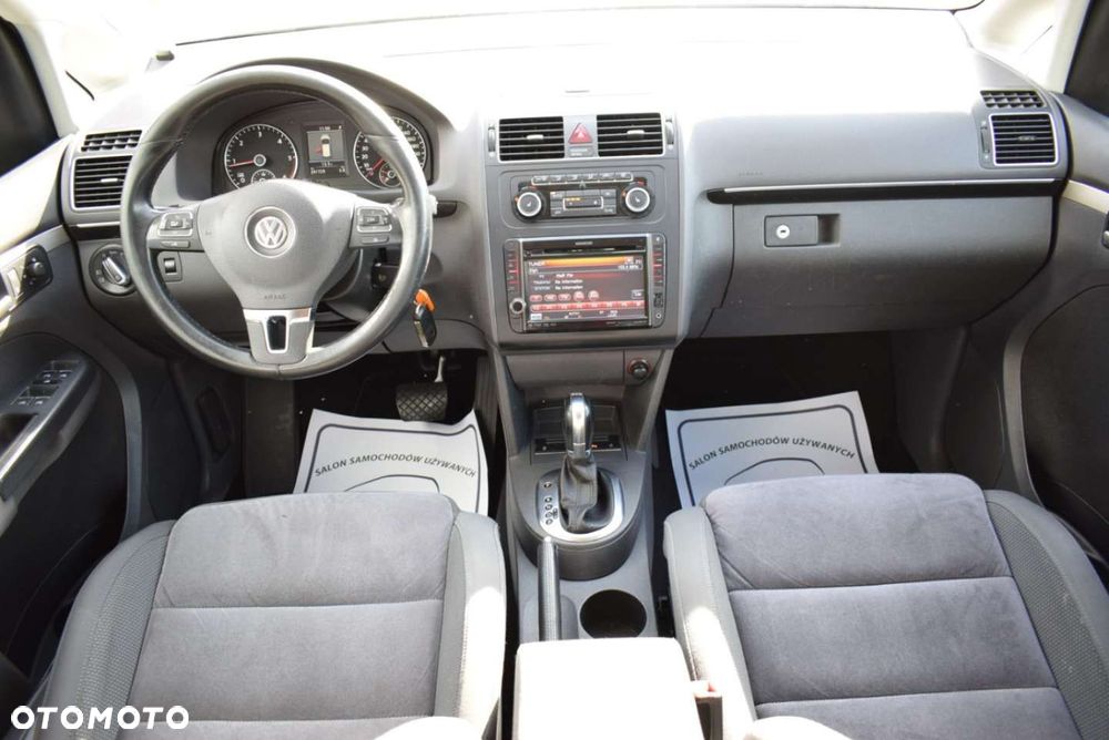 Volkswagen Touran - 27