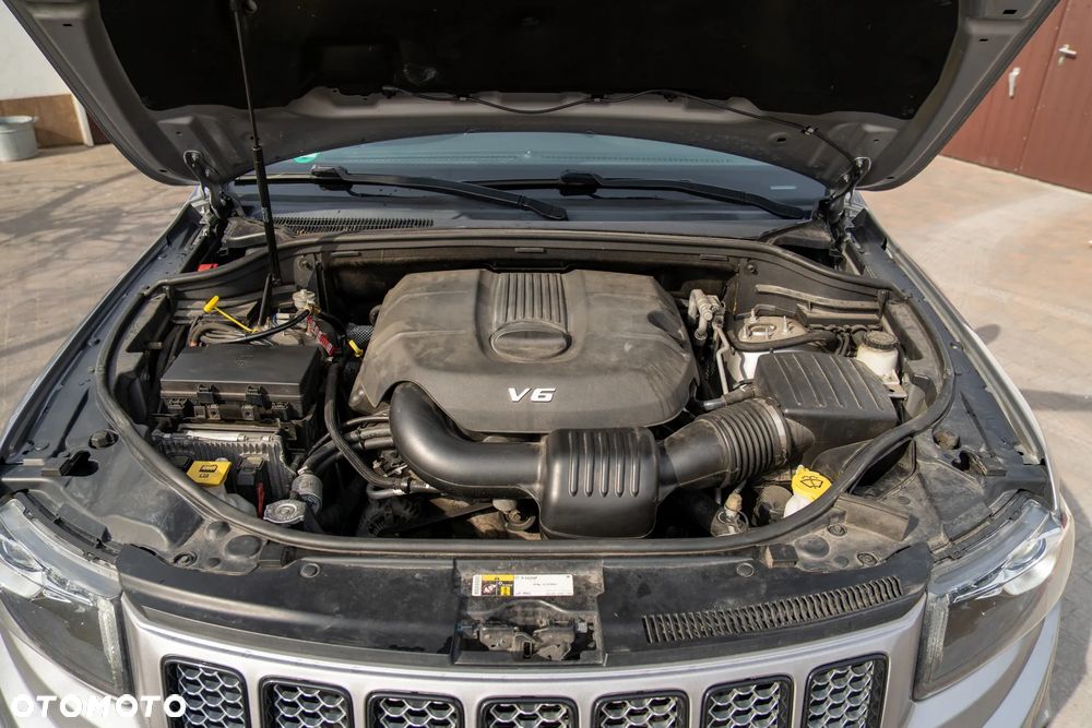 Jeep Grand Cherokee - 21