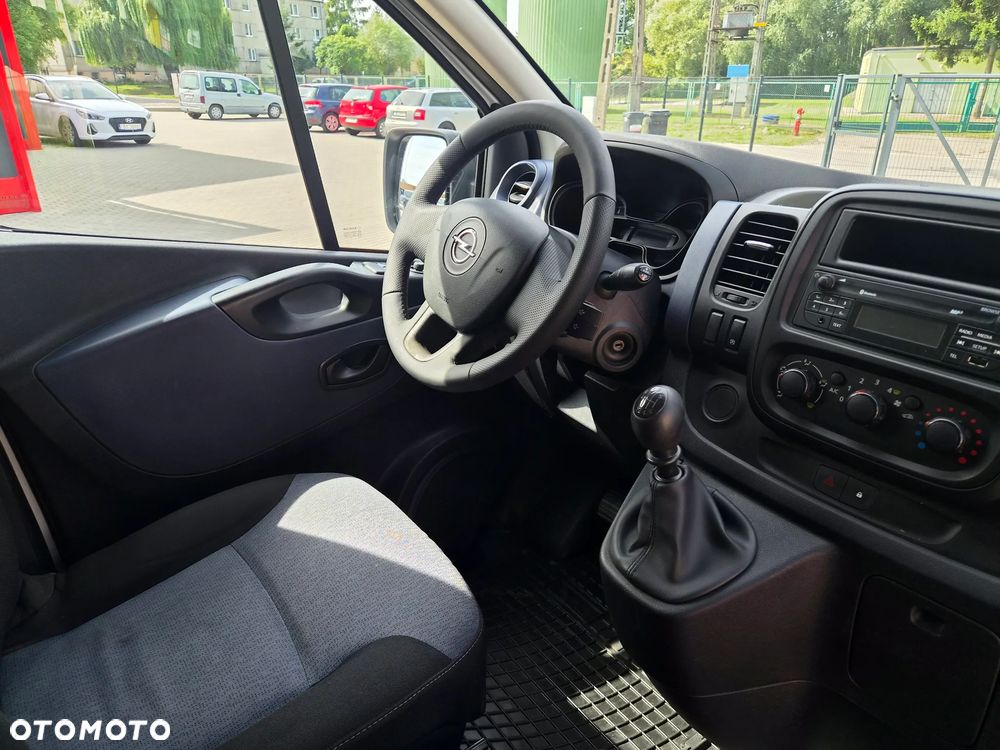 Opel Vivaro - 11