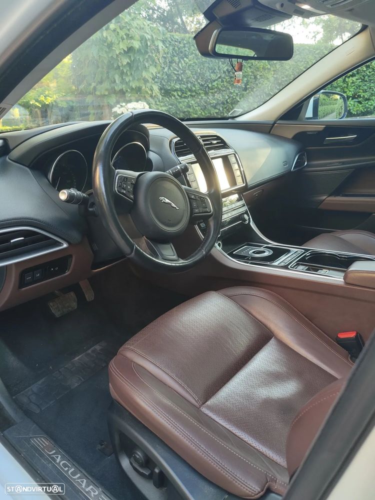 Jaguar XE 20d Aut. Prestige - 10