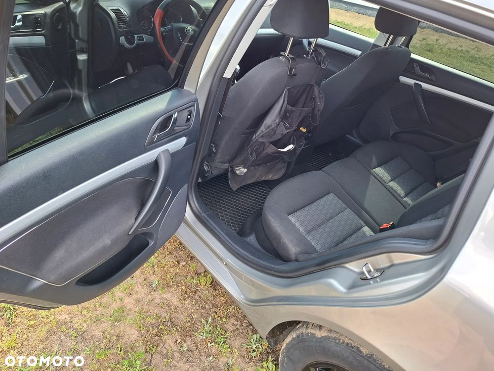 Skoda Octavia 1.6 TDI Ambiente - 8