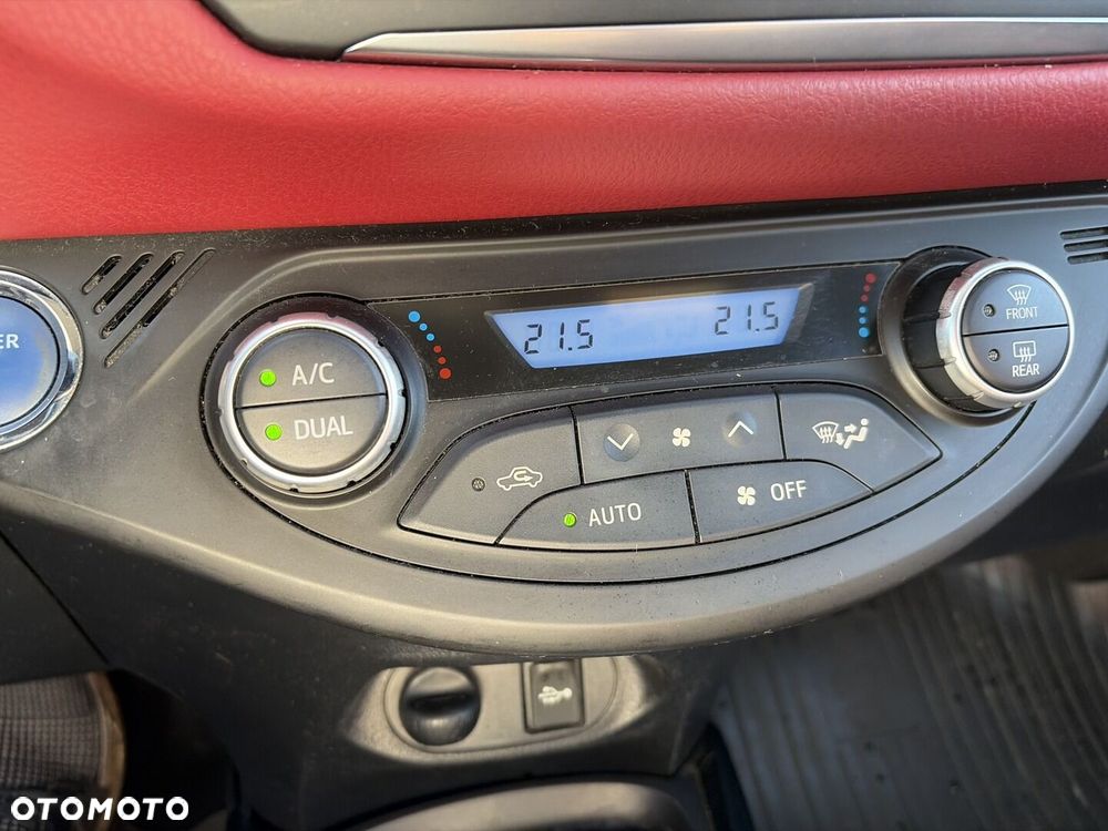 Toyota Yaris - 21