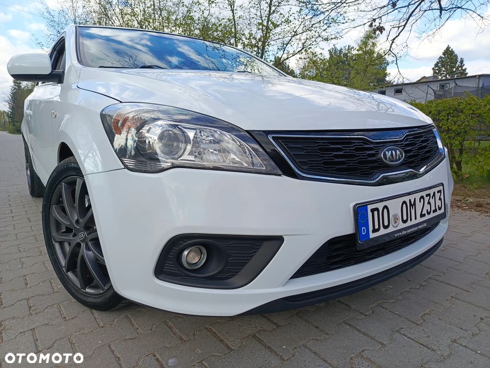 Kia ProCeed 1.4 CVVT Dream-Team Edition - 4