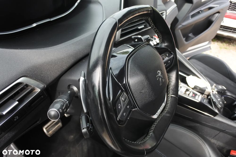 Peugeot 3008 PureTech 130 Stop & Start EAT6 Allure - 23