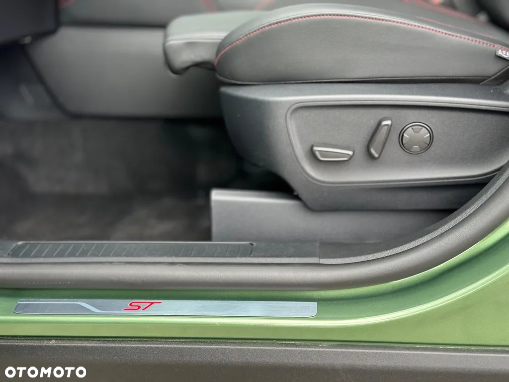 Ford Kuga 2.5 FHEV FWD ST-Line X eCVT - 12