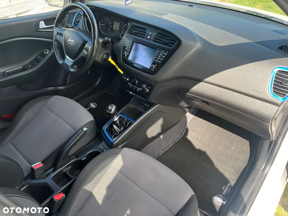 Hyundai i20 - 15
