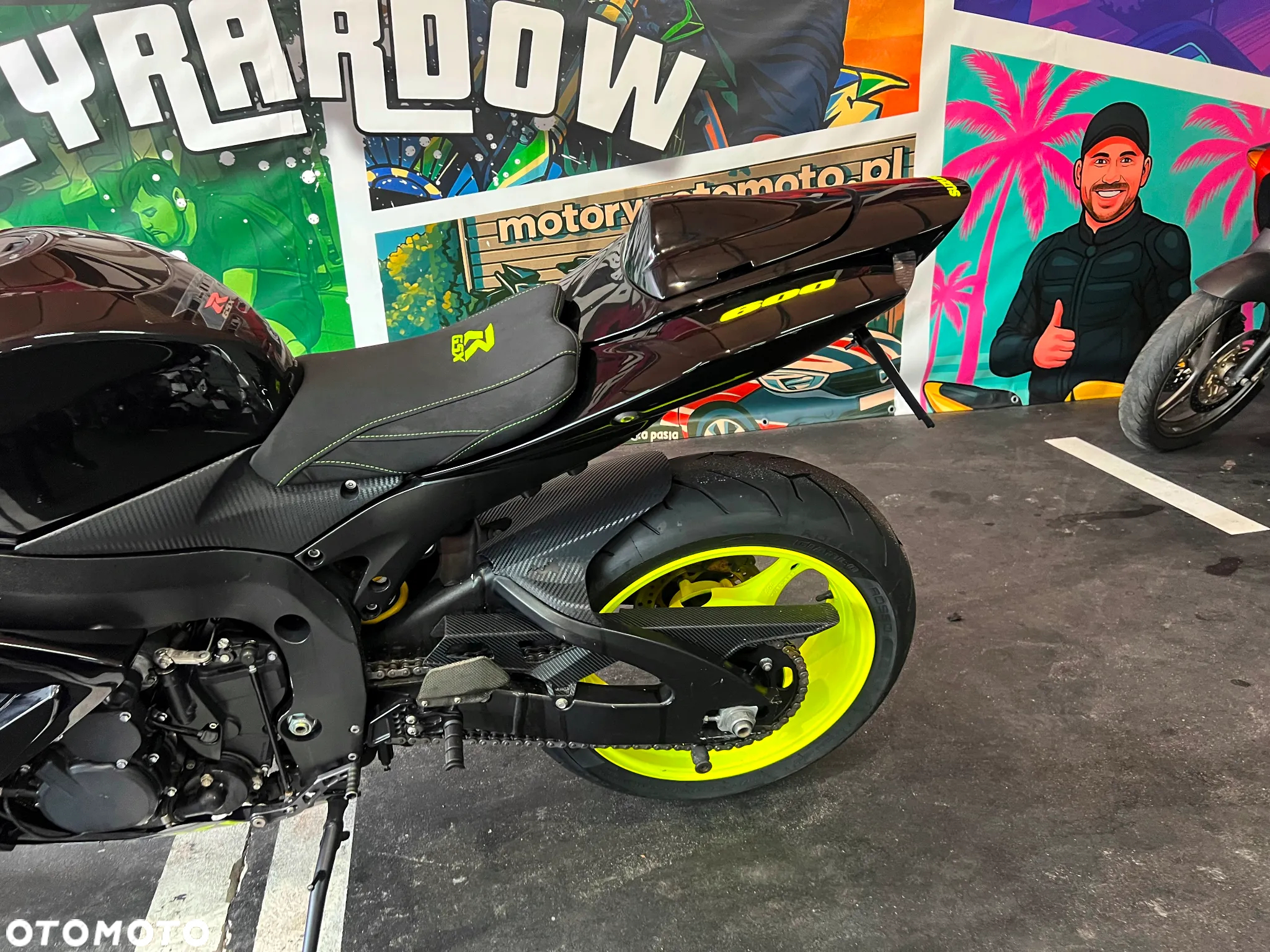 Suzuki GSX-R - 24