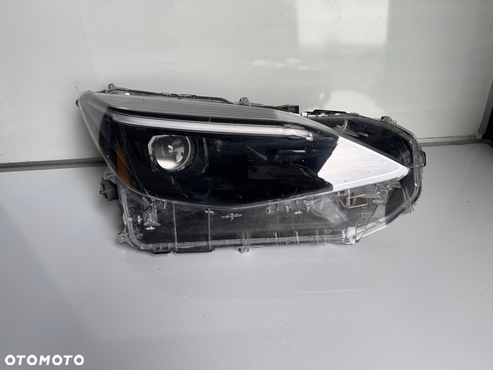 Toyota yaris cross lampa przód prawa - 1