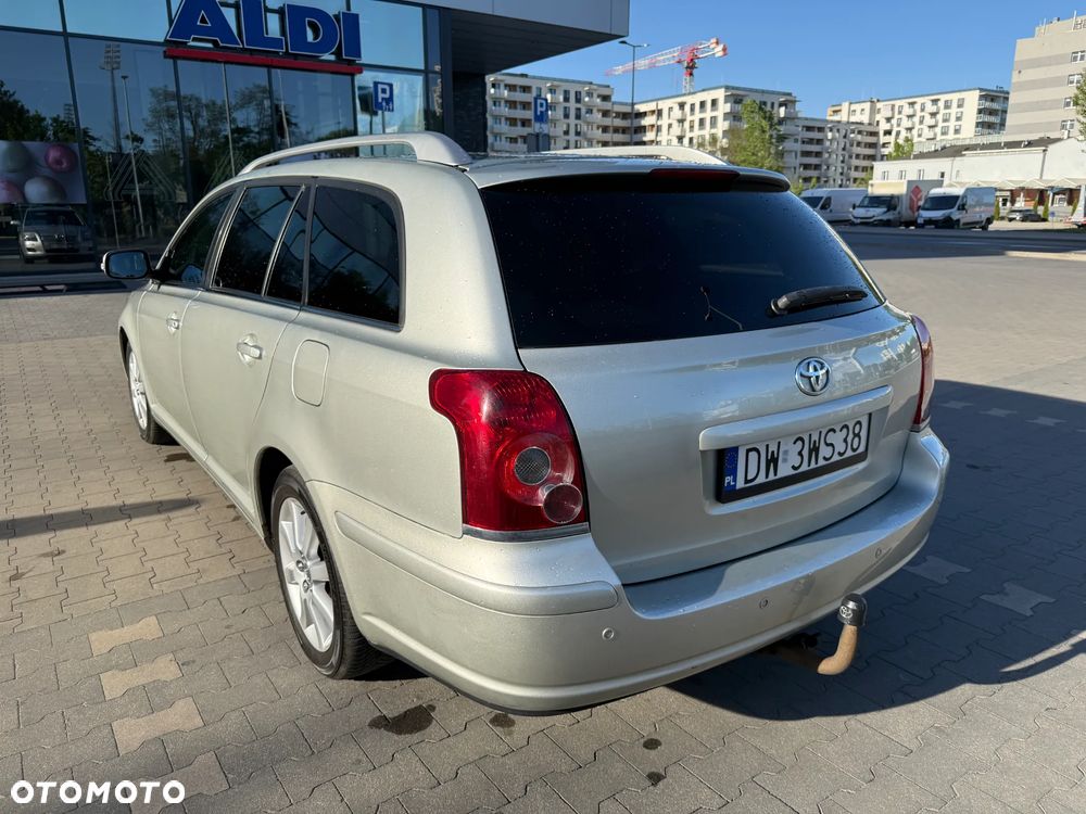 Toyota Avensis 1.8 VVT-i Automatik Sol - 6