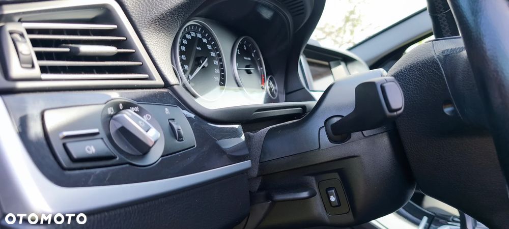 BMW Seria 5 520d xDrive - 18