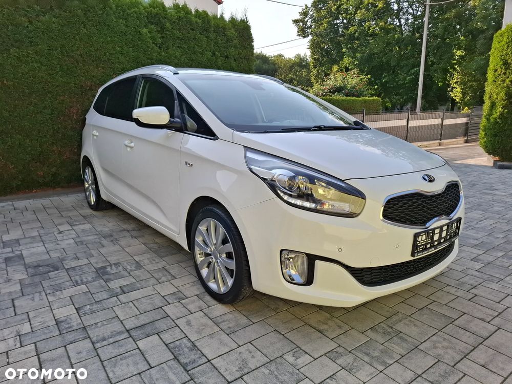 Kia Carens - 1