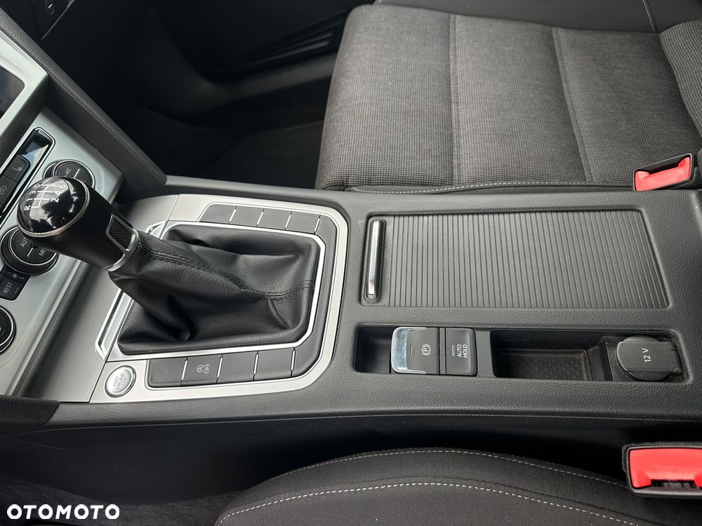 Volkswagen Passat 1.4 TSI ACT (BlueMotion Technology) Comfortline - 14