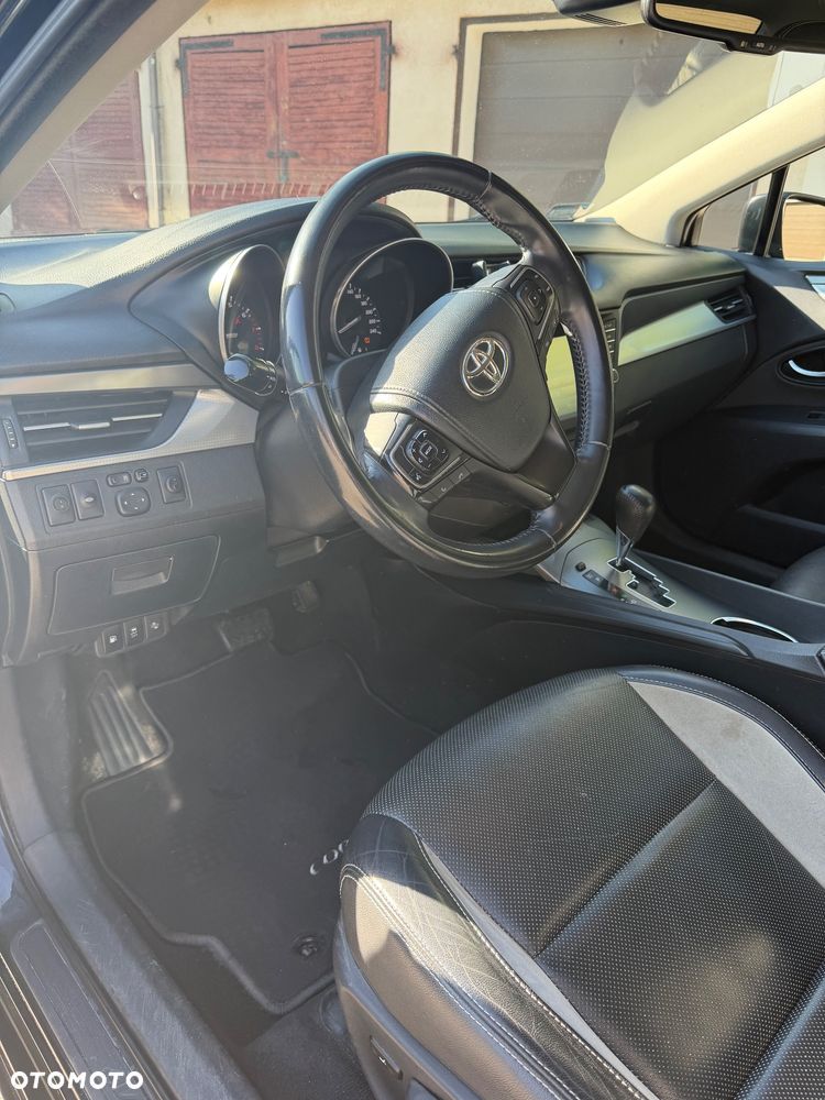 Toyota Avensis - 16