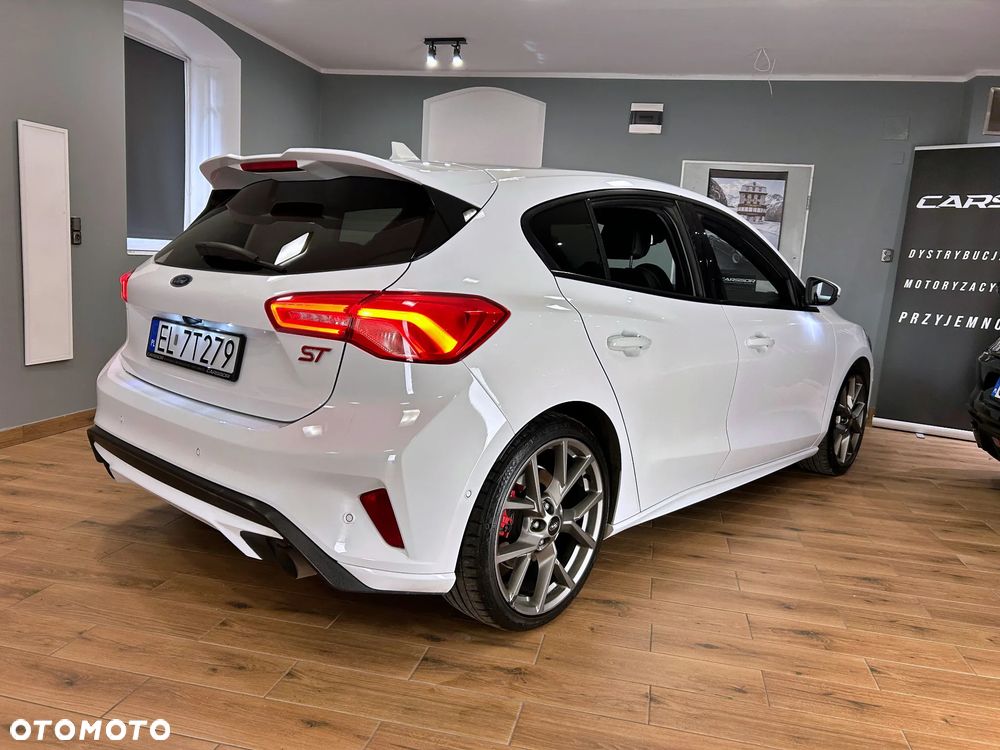 Ford Focus 2.3 EcoBoost ST Edition - 32