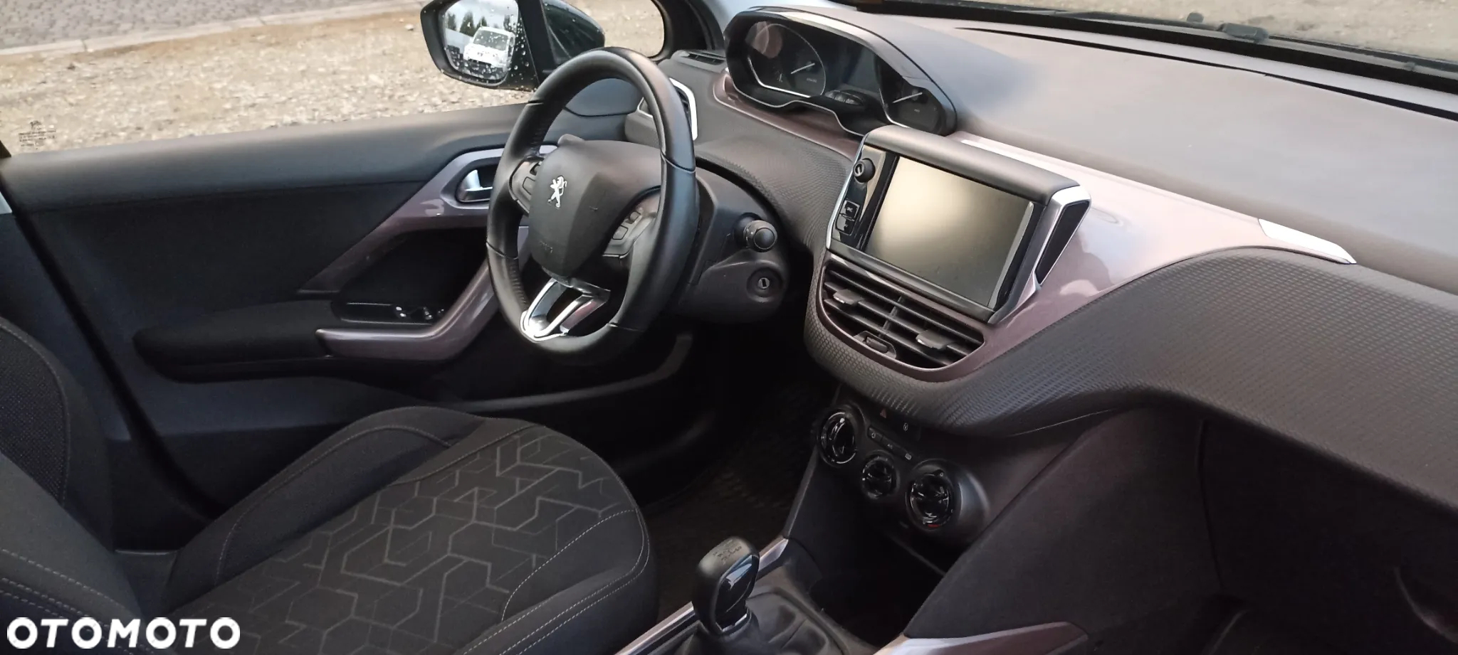 Peugeot 2008 1.6 e-HDi Allure S&S - 22