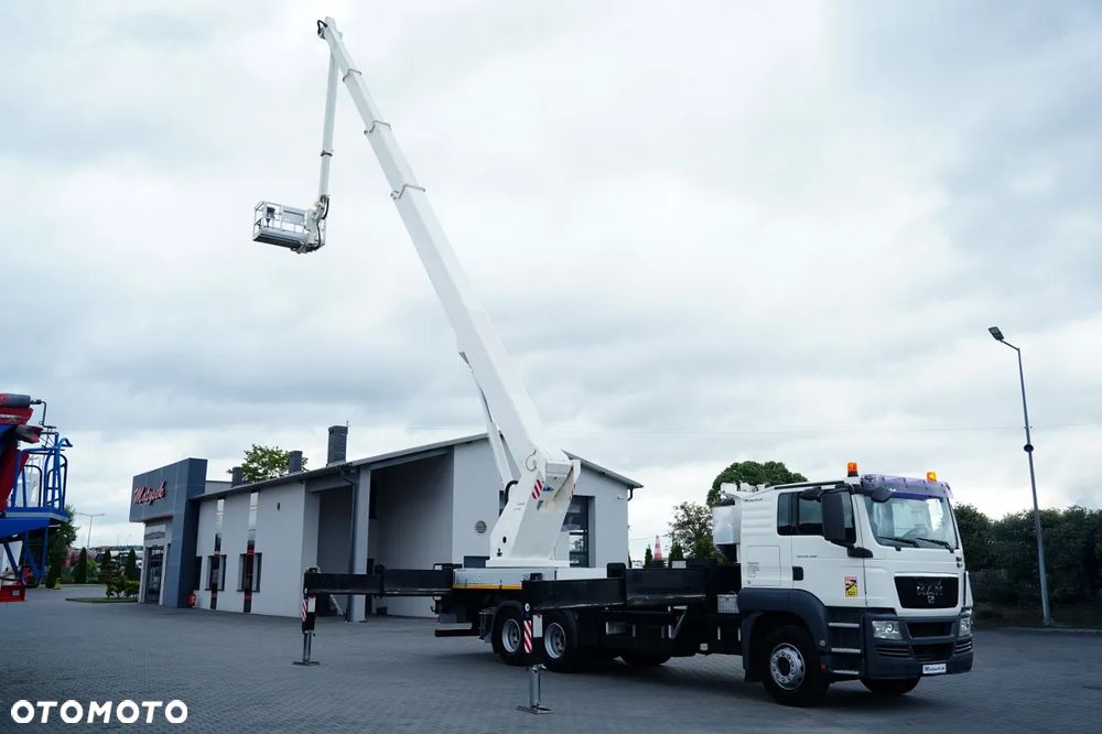 MAN TGS 26.400 /  PODNOŚNIK KOSZOWY / 6x4 / PALFINGER WT 530  / WYSOKOŚĆ ROBOCZA 53 M /  / UDŹWIG 600 KG-  5 OSÓB  / MANUAL - 2