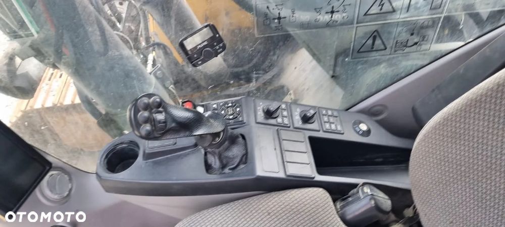 Volvo EC220E L - 20