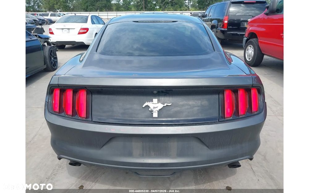Ford Mustang - 5