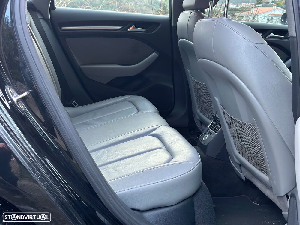 Audi A3 Sportback 1.6 TDI Sport S tronic - 38