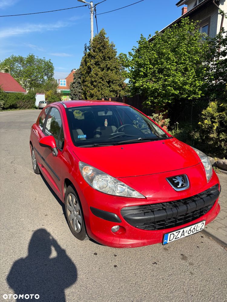 Peugeot 207 - 1