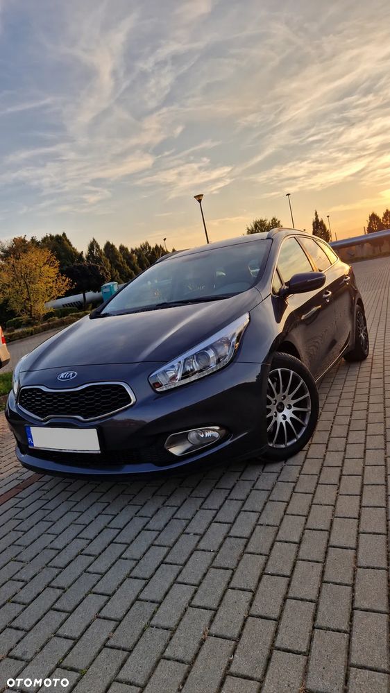 Kia Ceed 2012 photo 2